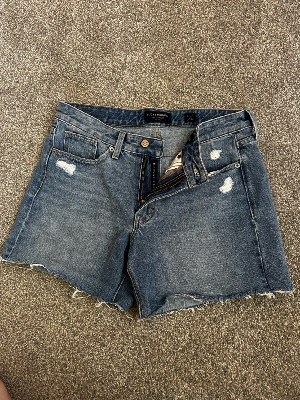 Lucky Brand Denim Boyfriend Shorts | Distressed Raw Hem | Size 6/28 | Mid Rise